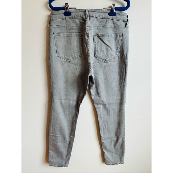 ★ Old Navy “Rockstar Built-In Sculpt” Jeans - Gray ★ - Picture 5 of 17